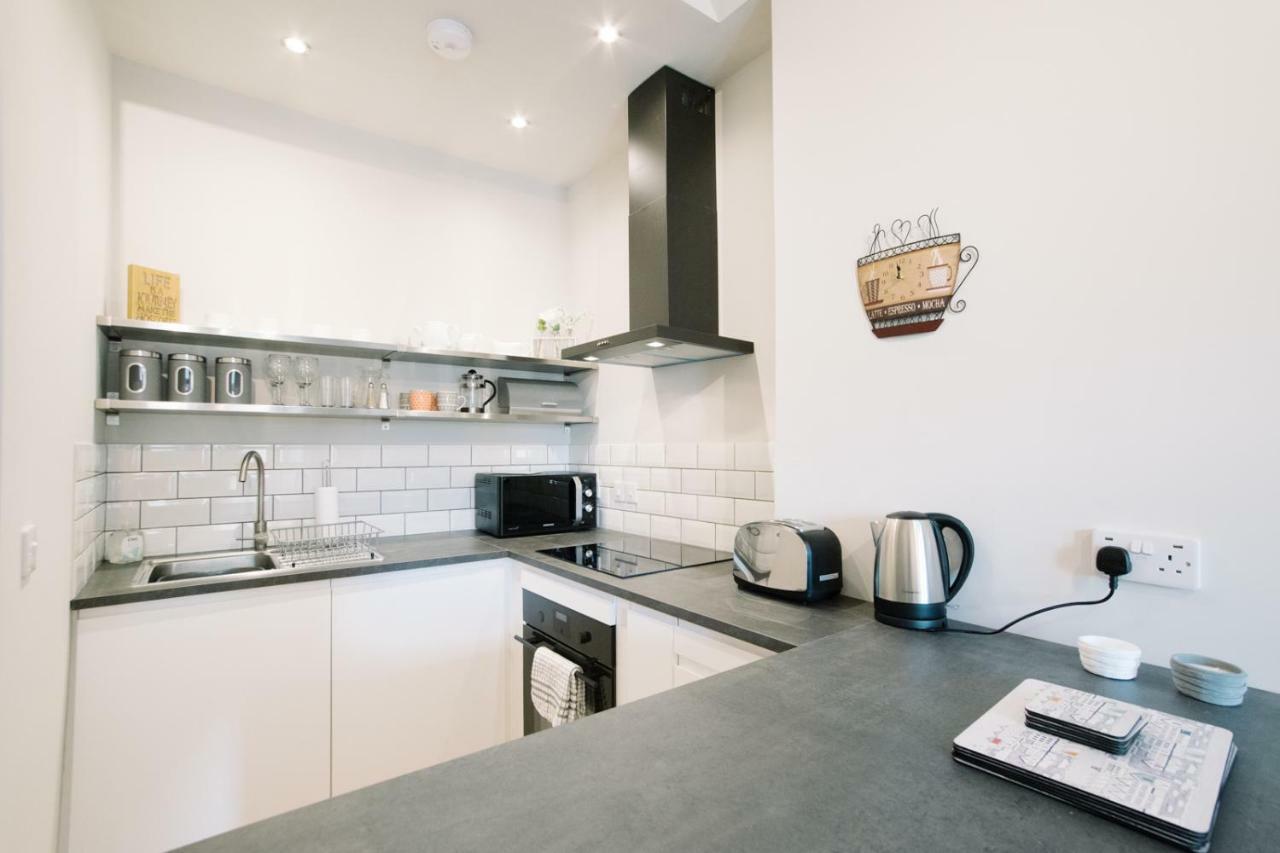 Beautiful City Centre Apartment - Holyrood Park เอดินบะระ ภายนอก รูปภาพ